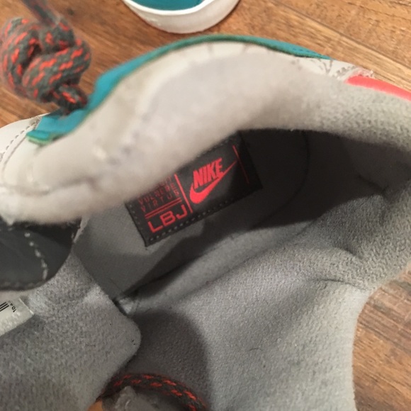 Nike Lebron James Xl NSW Lifestyle Sneakers - Picture 5 of 7